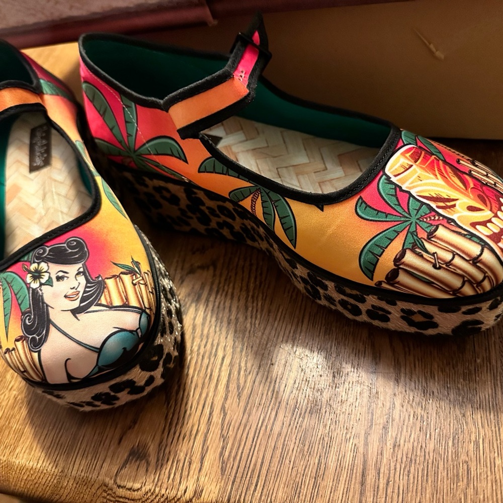 Hot Chocolate Platform Shoes - Tiki design. Brand New